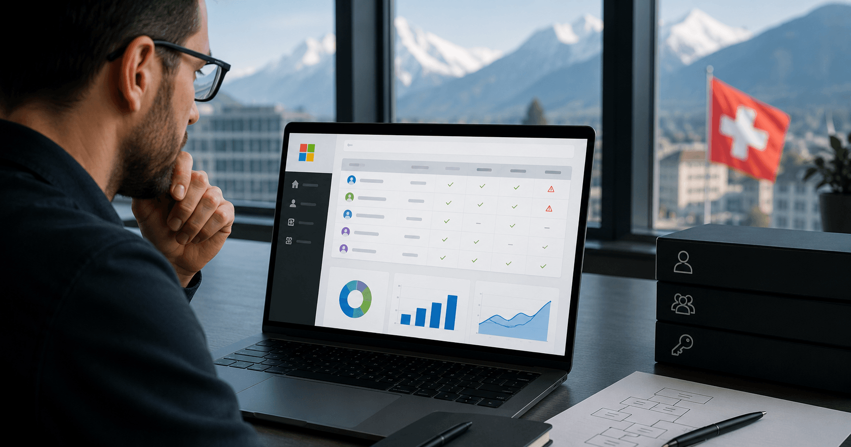 IT-Verantwortlicher prüft Microsoft 365 Lizenzübersicht auf Laptop, Büro Schweiz